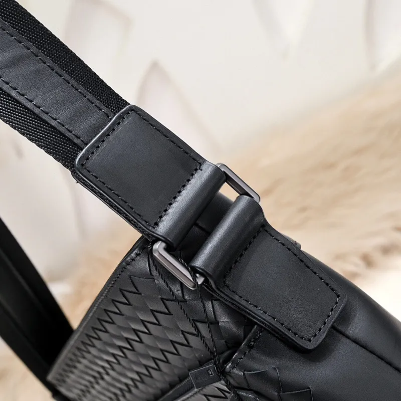 All categories 💚 Top version men’s bags 💚 BV 2024 new BV crossbody bag